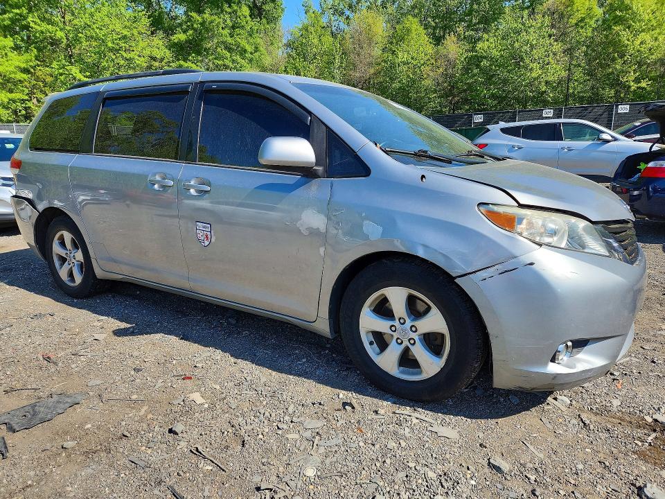 Продажа на аукционе авто 2011 Toyota Sienna, vin: 5TDKK3DCXBS133101, номер лота: 50407046