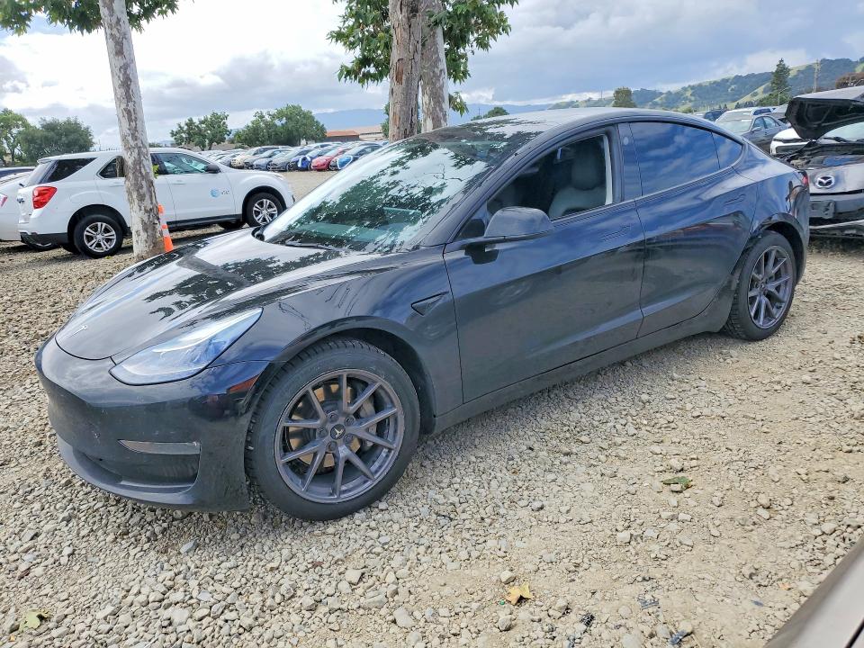 Продажа на аукционе авто 2022 Tesla Model 3, vin: 5YJ3E1EB2NF123645, номер лота: 51529776