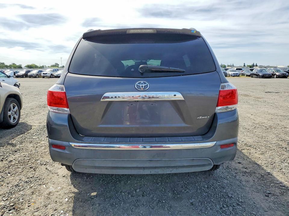 2012 Toyota Highlander მანქანა იყიდება აუქციონზე, vin: 5TDBK3EH2CS127370, აუქციონის ნომერი: 49973926