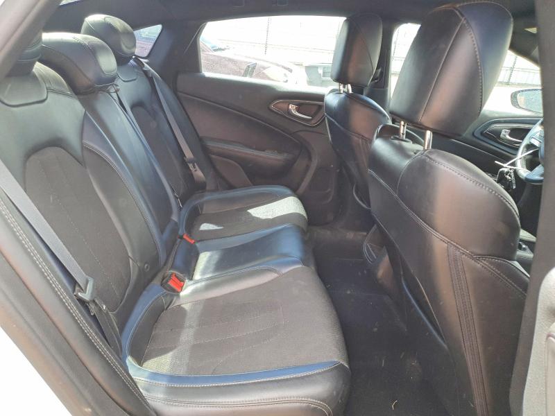 50965146 :رقم المزاد ، 1C3CCCDG9FN610685 vin ، 2015 Chrysler 200 مزاد بيع