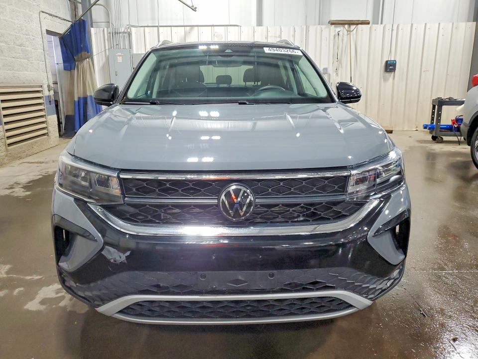Продажа на аукционе авто 2024 Volkswagen Taos, vin: 3VVVX7B29RM070035, номер лота: 49403266