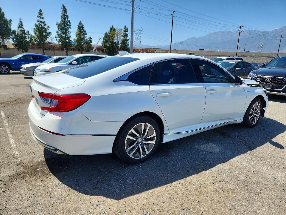 Продажа на аукционе авто 2018 Honda Accord, vin: 1HGCV3F40JA016545, номер лота: 51675866
