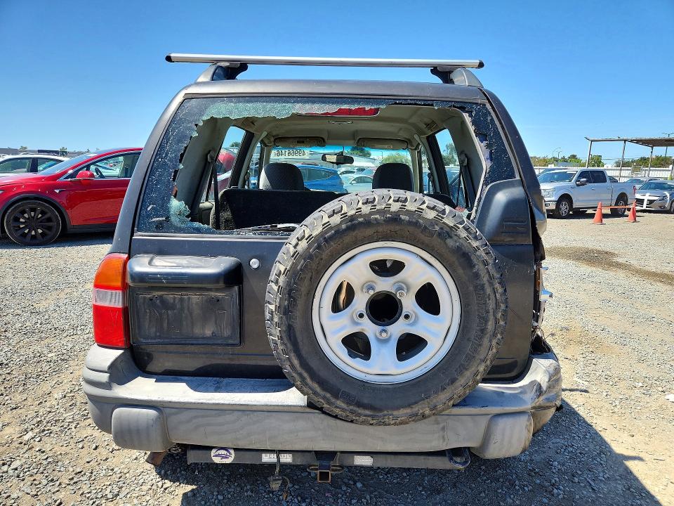49966146 :رقم المزاد ، 2CNBJ13C2Y6914377 vin ، 2000 Chevrolet Tracker مزاد بيع