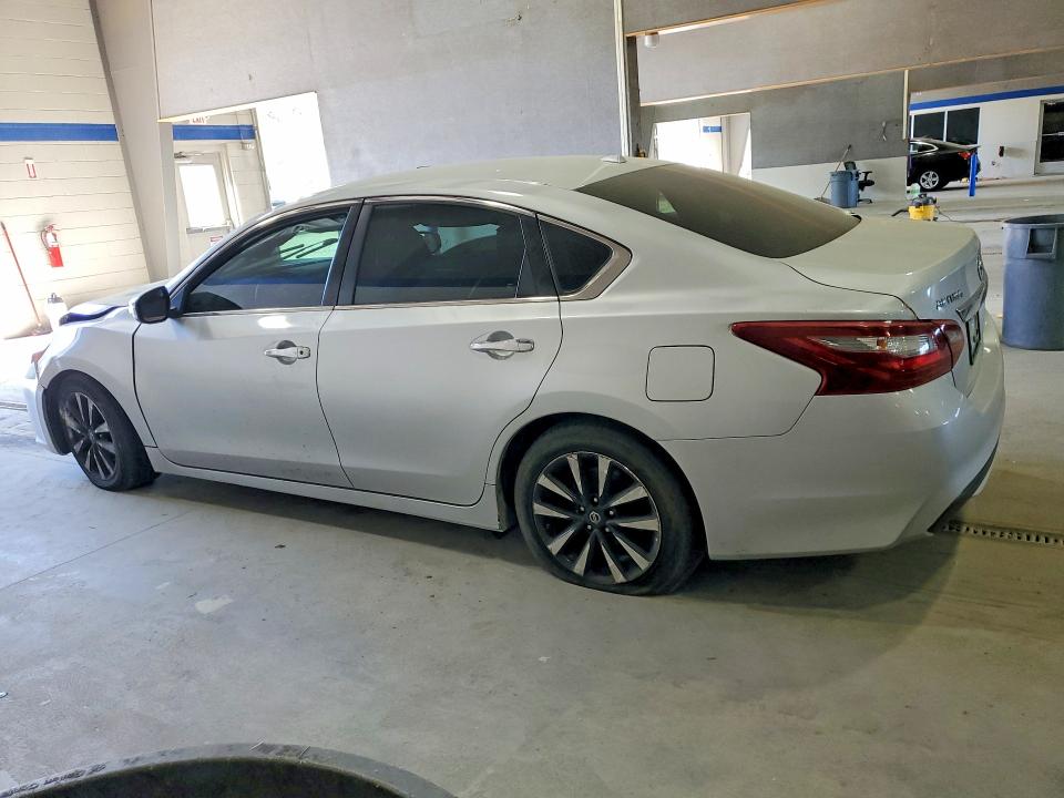 2018 Nissan Altima მანქანა იყიდება აუქციონზე, vin: 1N4AL3APXJC179033, აუქციონის ნომერი: 49879766