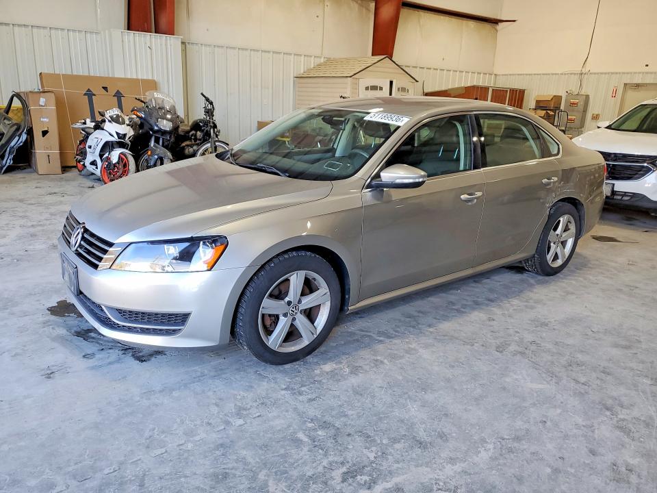 51189936 :رقم المزاد ، 1VWBP7A36CC048317 vin ، 2012 Volkswagen Passat مزاد بيع
