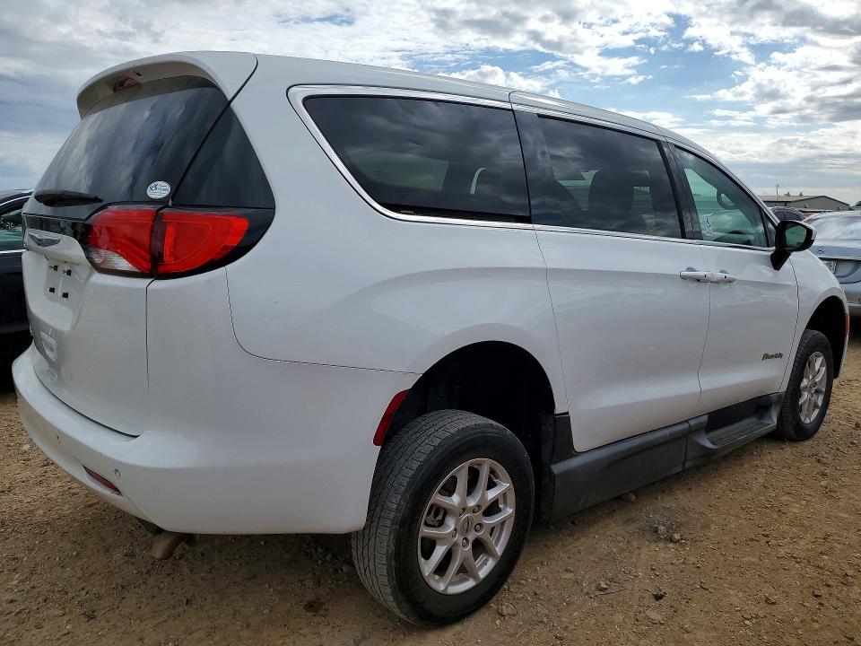 49509716 :رقم المزاد ، 2C4RC1CGXNR105381 vin ، 2022 Chrysler Voyager مزاد بيع