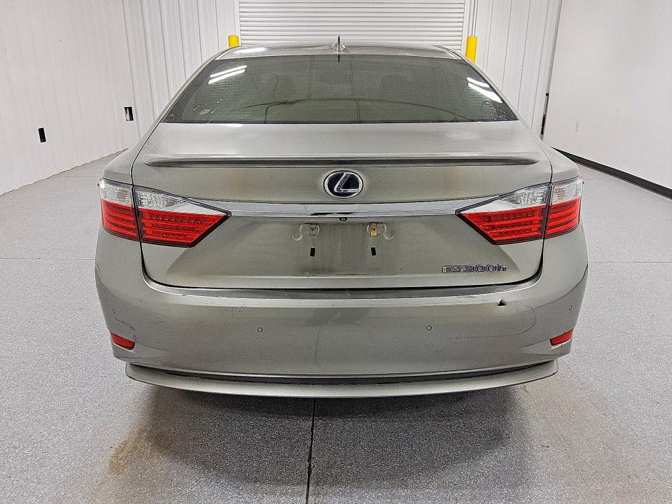 50291716 :رقم المزاد ، JTHBW1GG4F2095707 vin ، 2015 Lexus Es 300h مزاد بيع