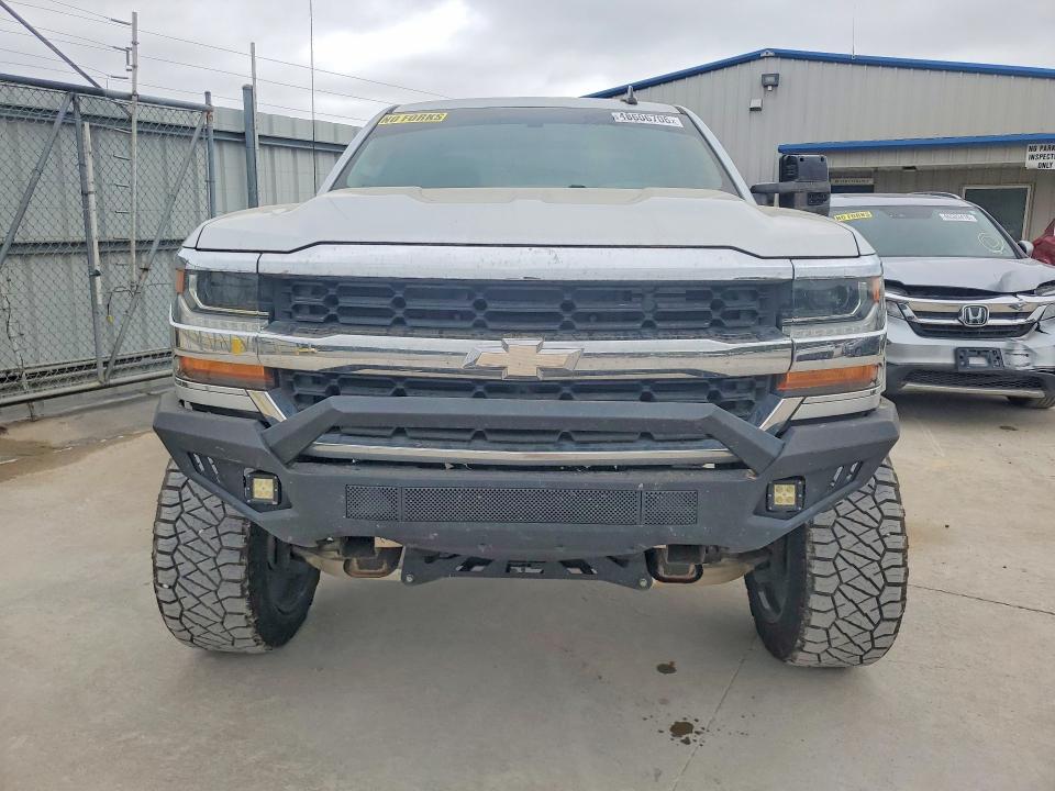 48606706 :رقم المزاد ، 1GCRCREC2JZ188572 vin ، 2018 Chevrolet Silverado مزاد بيع