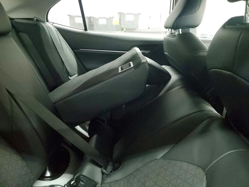 48504276 :رقم المزاد ، 4T1K31AK0NU033257 vin ، 2022 Toyota Camry Hybrid مزاد بيع