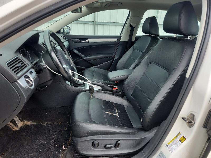 48401696 :رقم المزاد ، 1VWBP7A35CC011775 vin ، 2012 Volkswagen Passat مزاد بيع