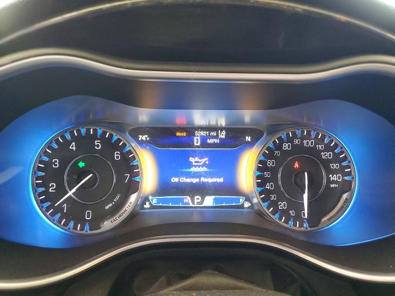 48107226 :رقم المزاد ، 1C3CCCEG5FN683468 vin ، 2015 Chrysler 200 مزاد بيع