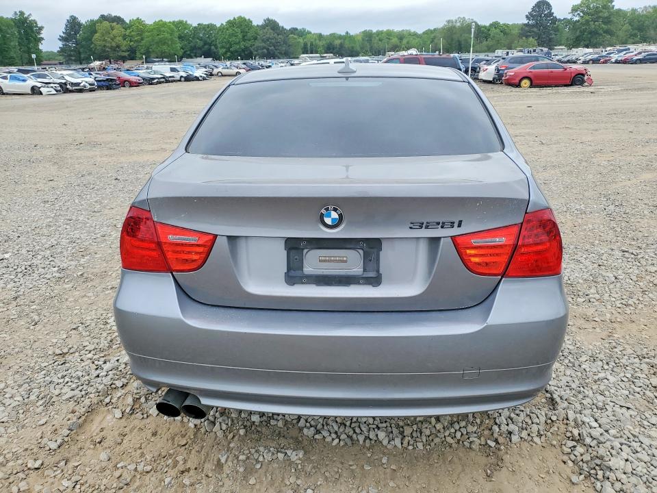 49102656 :رقم المزاد ، WBAPH7C52BE675813 vin ، 2011 Bmw 328 مزاد بيع