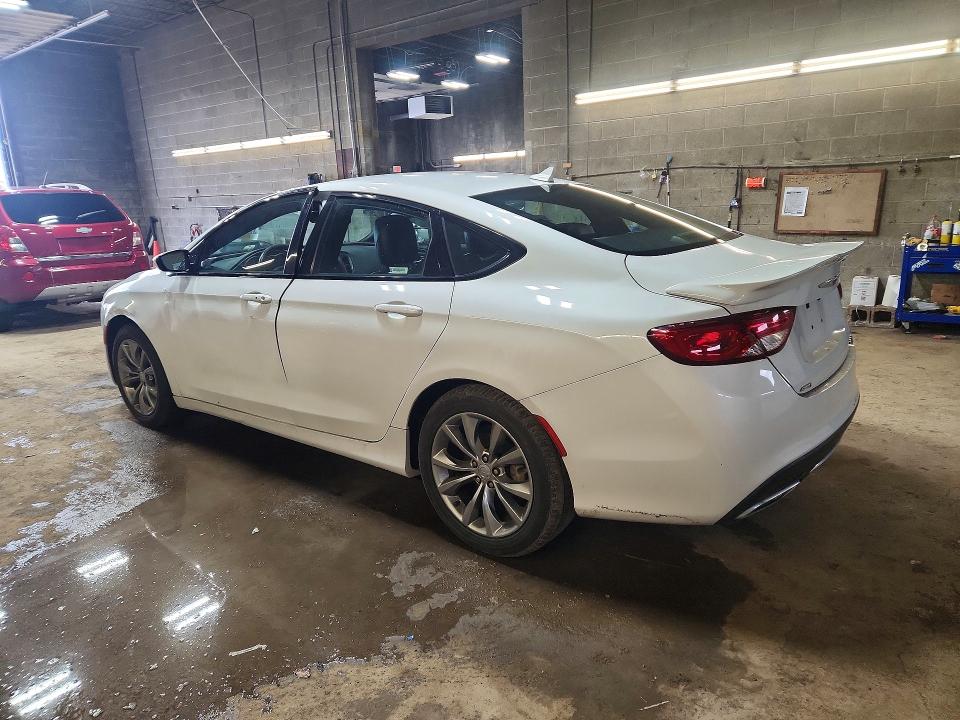 51339356 :رقم المزاد ، 1C3CCCDG6FN553751 vin ، 2015 Chrysler 200 مزاد بيع