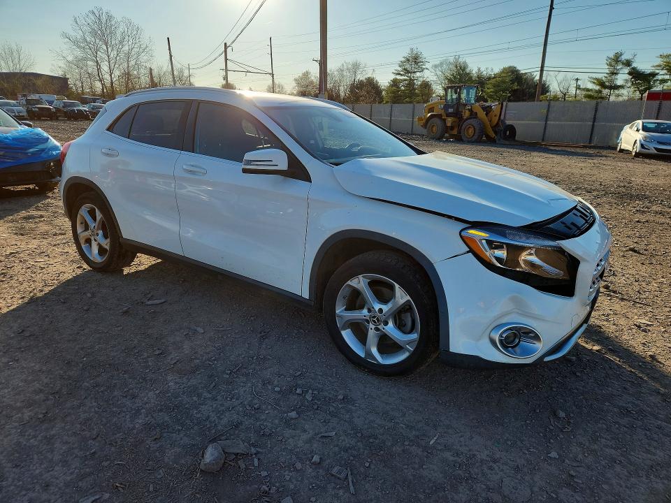 2019 Mercedes-benz Gla მანქანა იყიდება აუქციონზე, vin: WDCTG4GB4KJ586961, აუქციონის ნომერი: 48956026