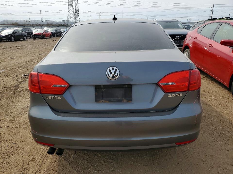 2013 Volkswagen Jetta მანქანა იყიდება აუქციონზე, vin: 3VWDX7AJXDM257888, აუქციონის ნომერი: 48915346