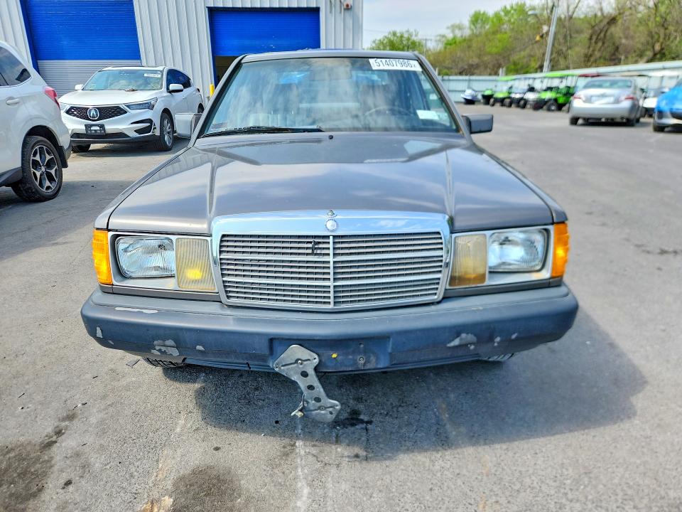 1985 Mercedes-benz 190 მანქანა იყიდება აუქციონზე, vin: WDBDA24C7FF065298, აუქციონის ნომერი: 51407986