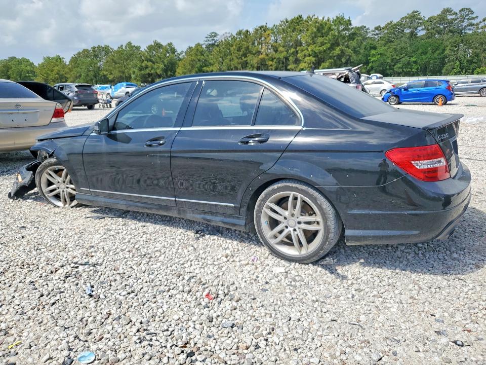 Продажа на аукционе авто 2013 Mercedes-benz C, vin: WDDGF4HB4DR270527, номер лота: 50296846