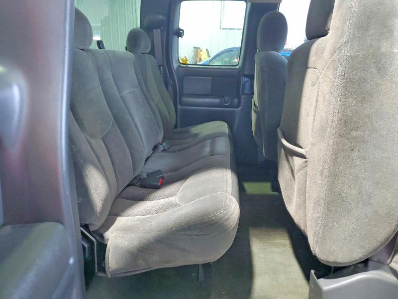 Продажа на аукционе авто 2004 Chevrolet Silverado, vin: 1GCHK29204E271677, номер лота: 48007976