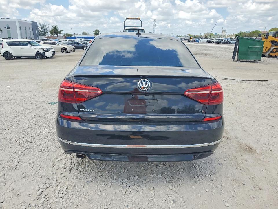 Продажа на аукционе авто 2018 Volkswagen Passat, vin: 1VWAA7A30JC026632, номер лота: 51172476