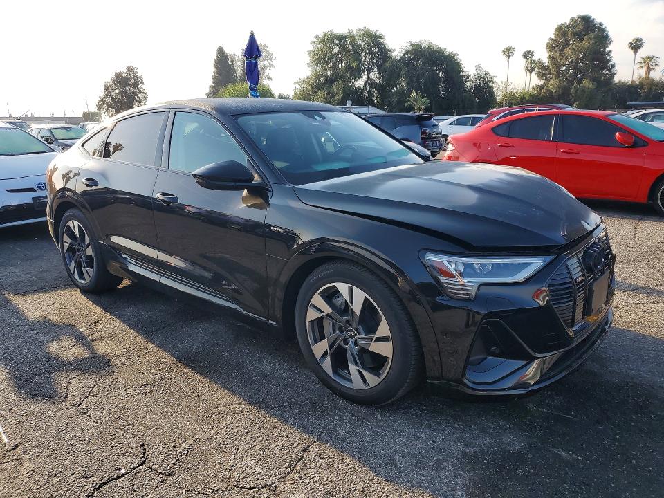 Продажа на аукционе авто 2022 Audi E-tron, vin: WA11AAGE1NB014276, номер лота: 48011126