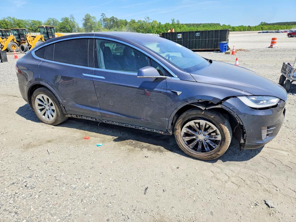 50370076 :رقم المزاد ، 5YJXCAE22JF138437 vin ، 2018 Tesla Model X مزاد بيع