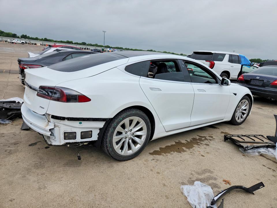 49022726 :رقم المزاد ، 5YJSA1E29JF268778 vin ، 2018 Tesla Model S مزاد بيع