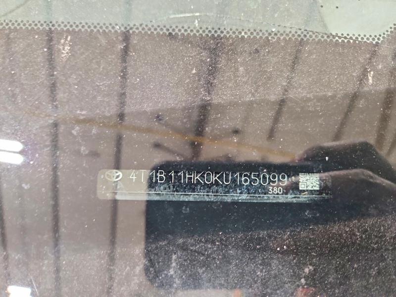 48151586 :رقم المزاد ، 4T1B11HK0KU165099 vin ، 2019 Toyota Camry مزاد بيع