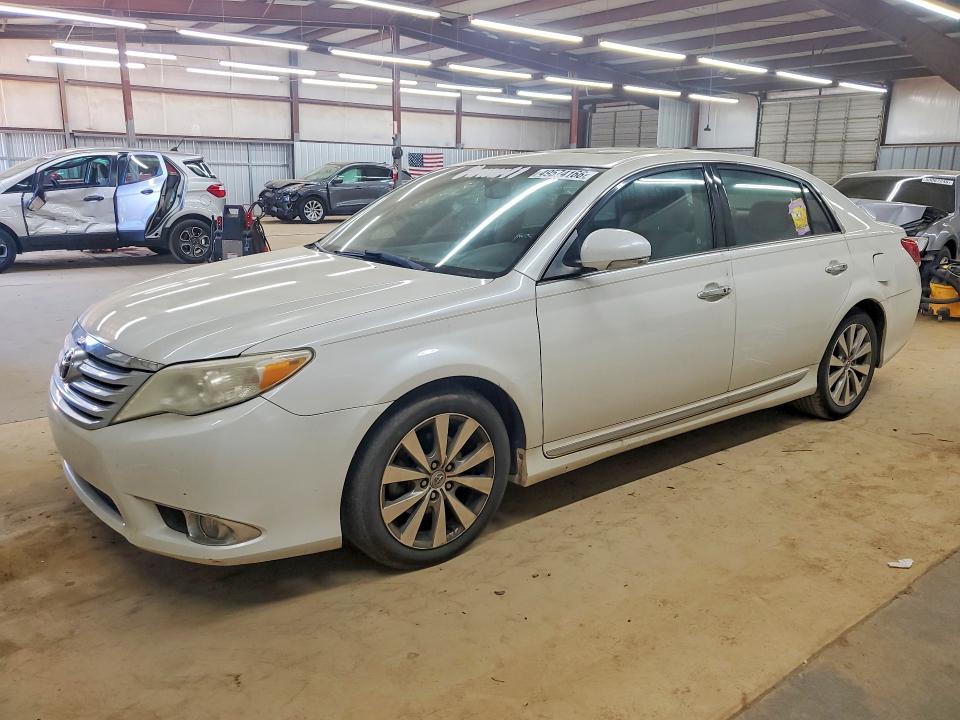 49574166 :رقم المزاد ، 4T1BK3DBXBU418458 vin ، 2011 Toyota Avalon مزاد بيع