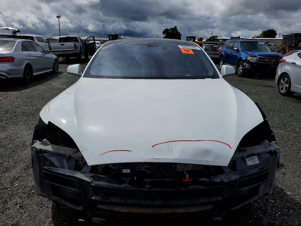 50809396 :رقم المزاد ، 5YJSA1H17EFP37214 vin ، 2014 Tesla Model S مزاد بيع