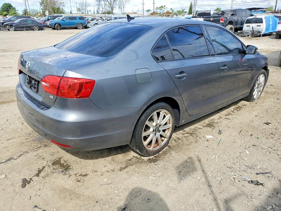 48565946 :رقم المزاد ، 3VWD17AJ6EM359515 vin ، 2014 Volkswagen Jetta مزاد بيع