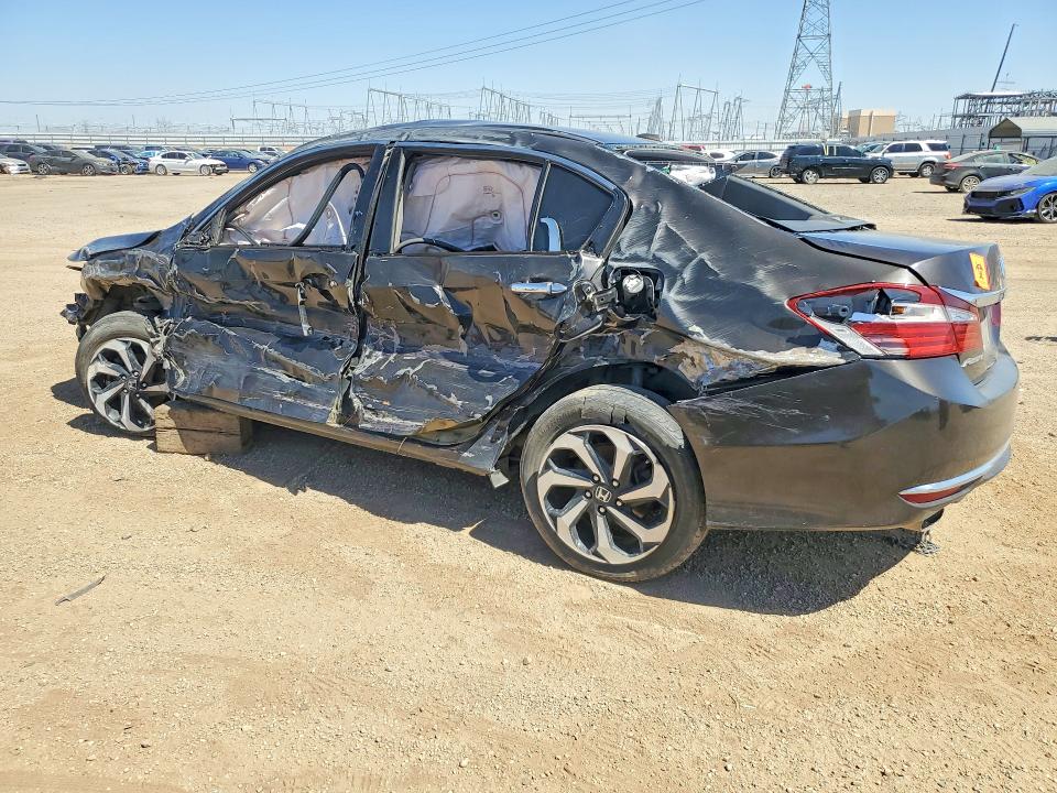 51299286 :رقم المزاد ، 1HGCR3F87HA004149 vin ، 2017 Honda Accord مزاد بيع