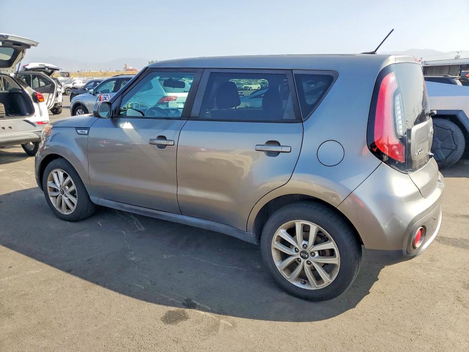 50749956 :رقم المزاد ، KNDJP3A53J7532010 vin ، 2018 Kia Soul مزاد بيع