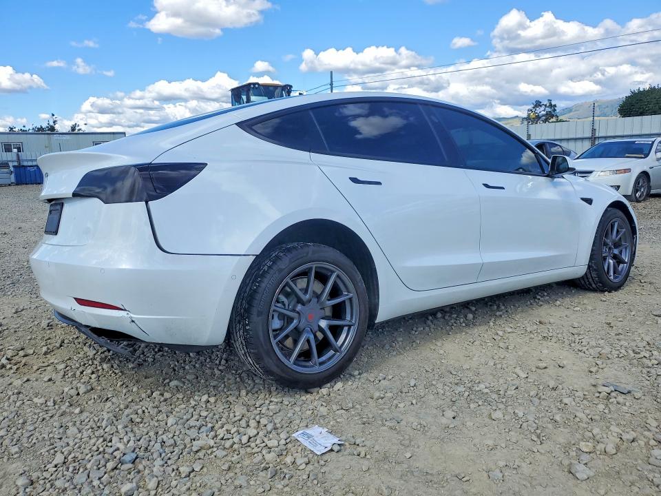 49927916 :رقم المزاد ، 5YJ3E1EA1MF868103 vin ، 2021 Tesla Model 3 مزاد بيع