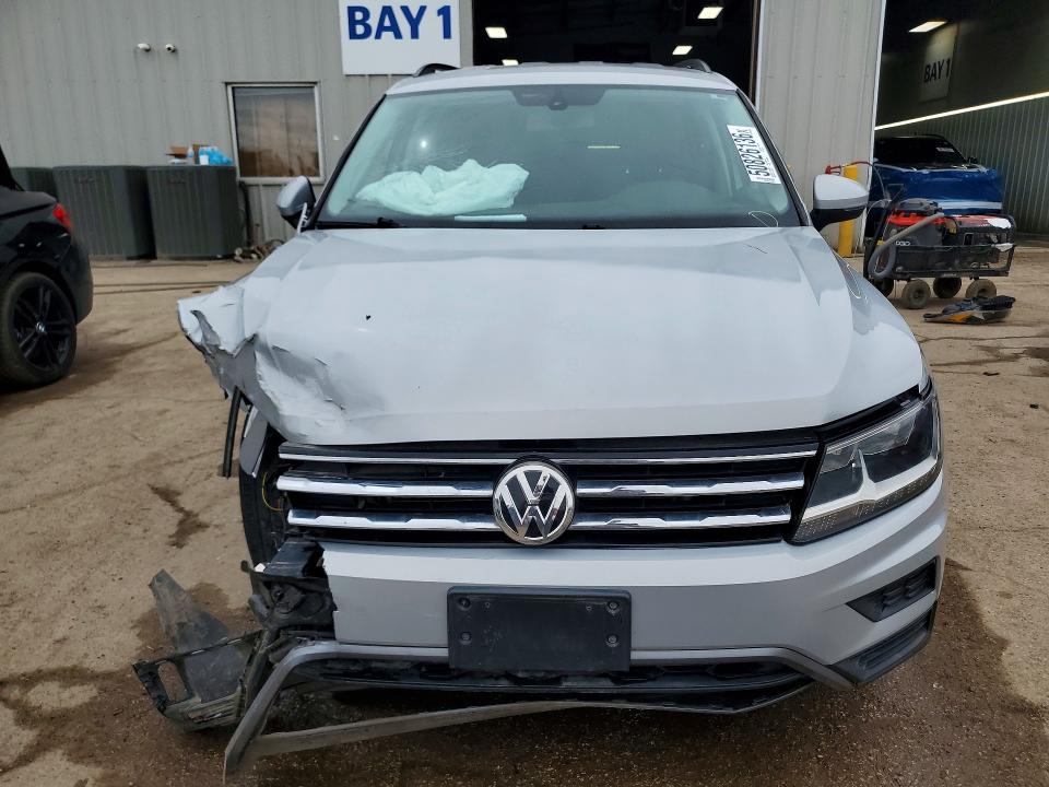 50826136 :رقم المزاد ، 3VV2B7AX8KM051979 vin ، 2019 Volkswagen Tiguan مزاد بيع