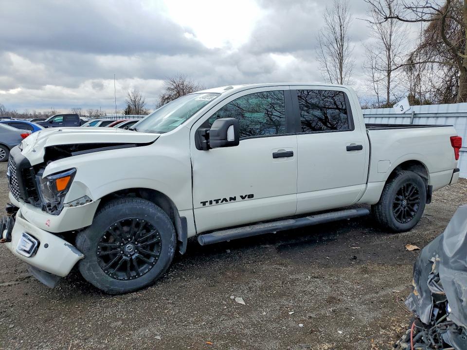48482736 :رقم المزاد ، 1N6AA1E5XJN518503 vin ، 2018 Nissan Titan مزاد بيع