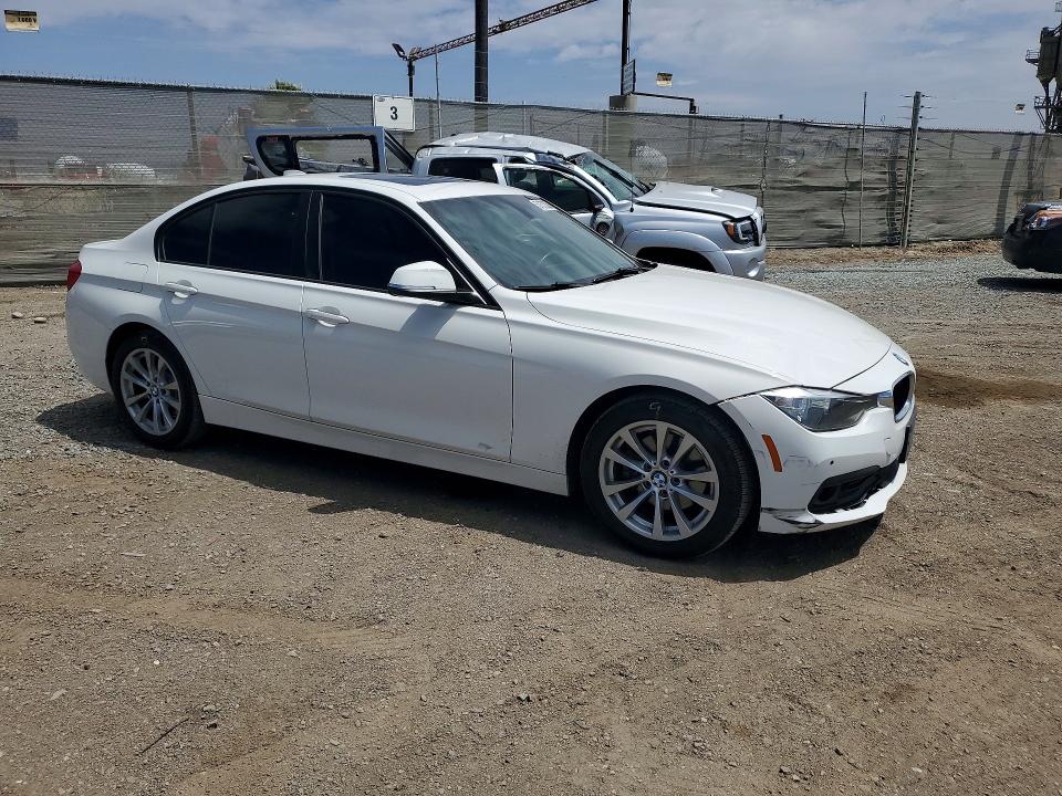 Продаж на аукціоні авто 2017 Bmw 320, vin: WBA8A3C38HK692142, номер лоту: 51678366