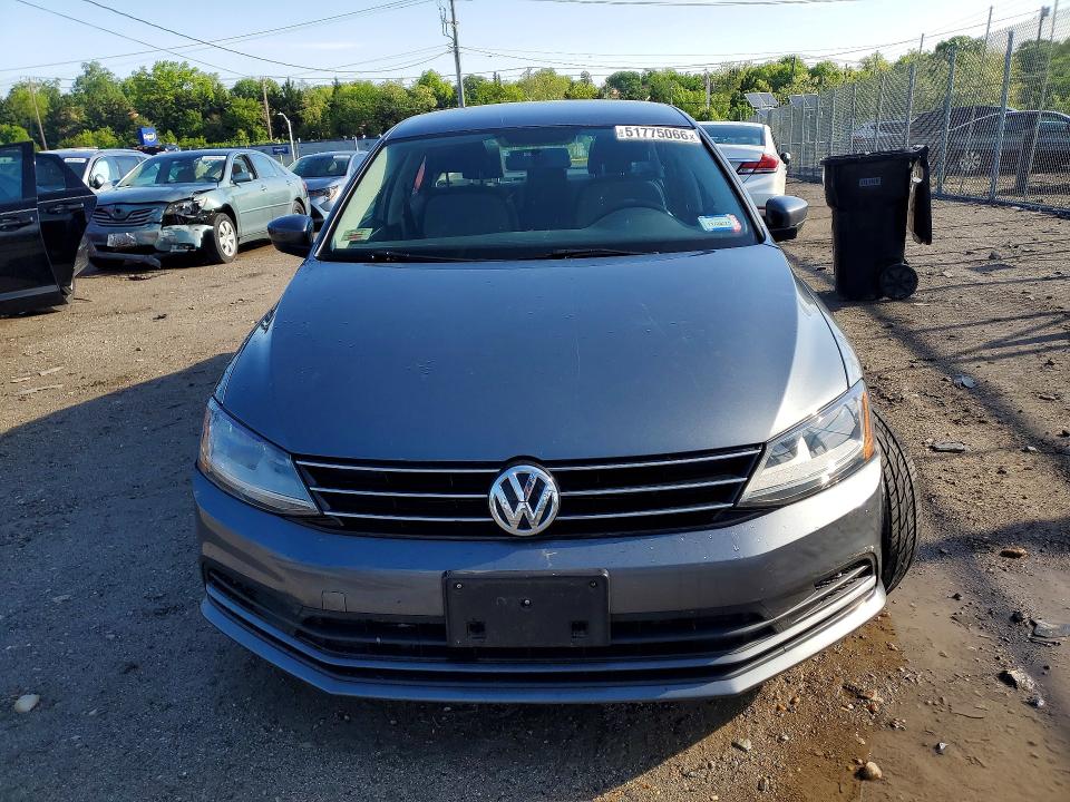 51775066 :رقم المزاد ، 3VW167AJXHM413438 vin ، 2017 Volkswagen Jetta مزاد بيع