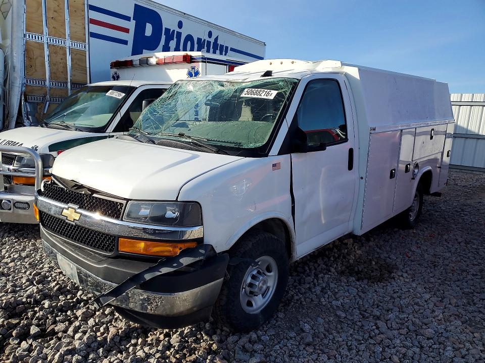 50688216 :رقم المزاد ، 1GB0GRF73M1307851 vin ، 2021 Chevrolet Express مزاد بيع