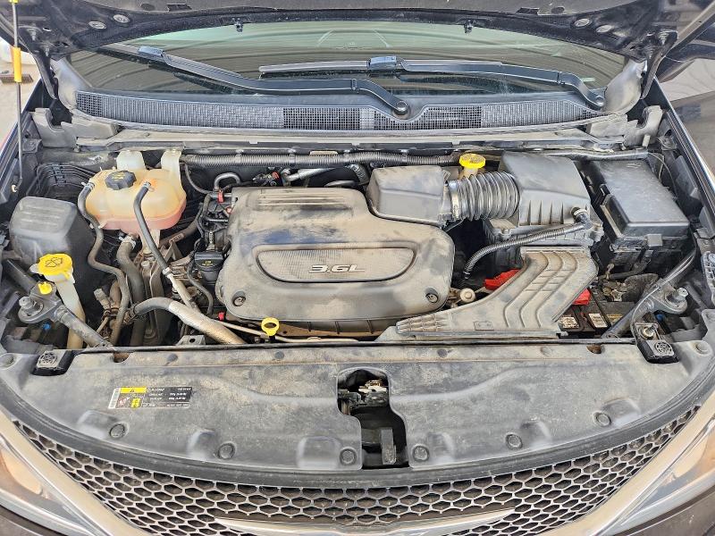 49021116 :رقم المزاد ، 2C4RC1BG7HR744582 vin ، 2017 Chrysler Pacifica مزاد بيع