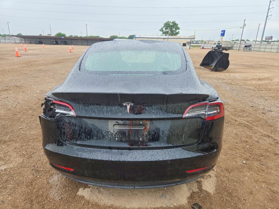 50548116 :رقم المزاد ، 5YJ3E1EA7JF053383 vin ، 2018 Tesla Model 3 مزاد بيع