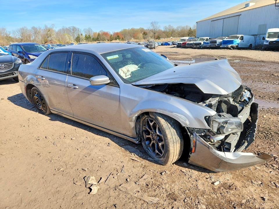 49534396 :رقم المزاد ، 2C3CCAGG3JH267860 vin ، 2018 Chrysler 300 مزاد بيع