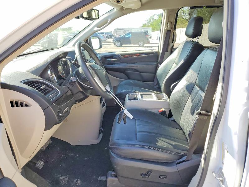 50496946 :رقم المزاد ، 2C4RC1CG4FR674924 vin ، 2015 Chrysler Town&count مزاد بيع