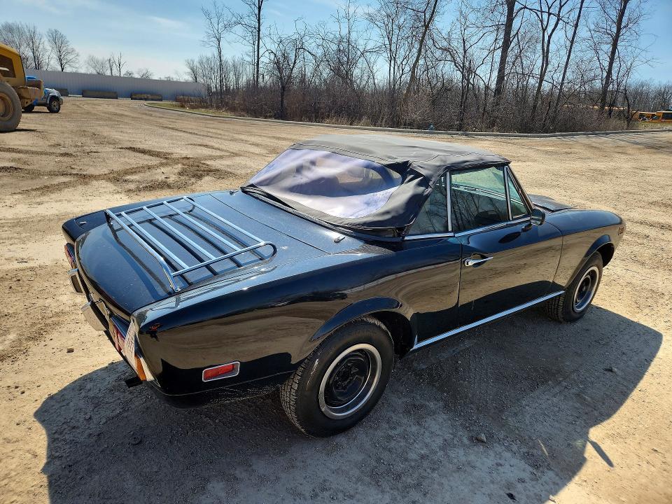 49011016 :رقم المزاد ، 124CS10124477 vin ، 1977 Fiat 124 Spider مزاد بيع