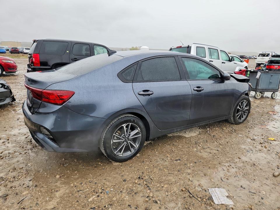 46152816 :رقم المزاد ، 3KPF24ADXNE482889 vin ، 2022 Kia Forte مزاد بيع