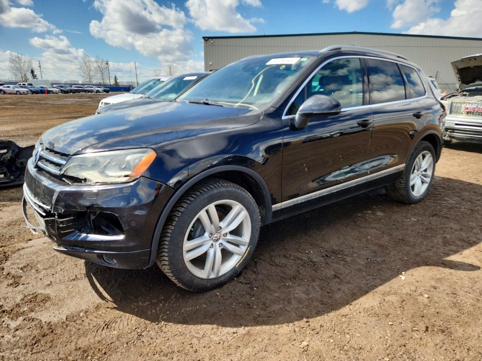 2013 Volkswagen Touareg მანქანა იყიდება აუქციონზე, vin: WVGDF9BPXDD010849, აუქციონის ნომერი: 49129146