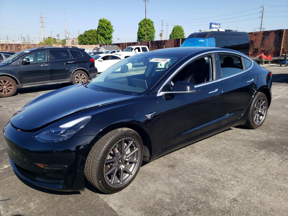 51027306 :رقم المزاد ، 5YJ3E1EB4LF710474 vin ، 2020 Tesla Model 3 مزاد بيع