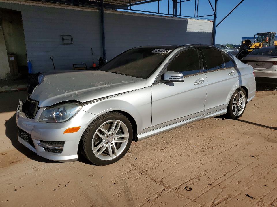 Продаж на аукціоні авто 2013 Mercedes-benz C, vin: WDDGF8AB7DG121025, номер лоту: 49955466