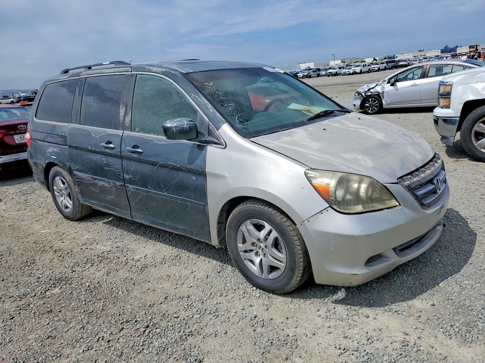 52018596 :رقم المزاد ، 5FNRL38815B085028 vin ، 2005 Honda Odyssey مزاد بيع