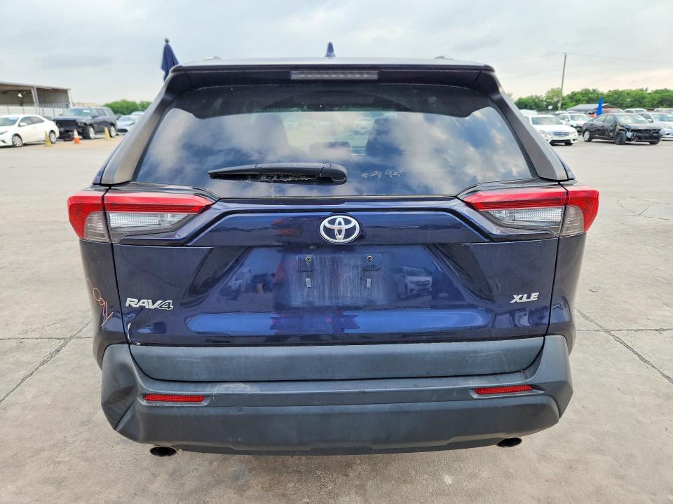 51163576 :رقم المزاد ، 2T3C1RFV5MW151404 vin ، 2021 Toyota Rav4 مزاد بيع