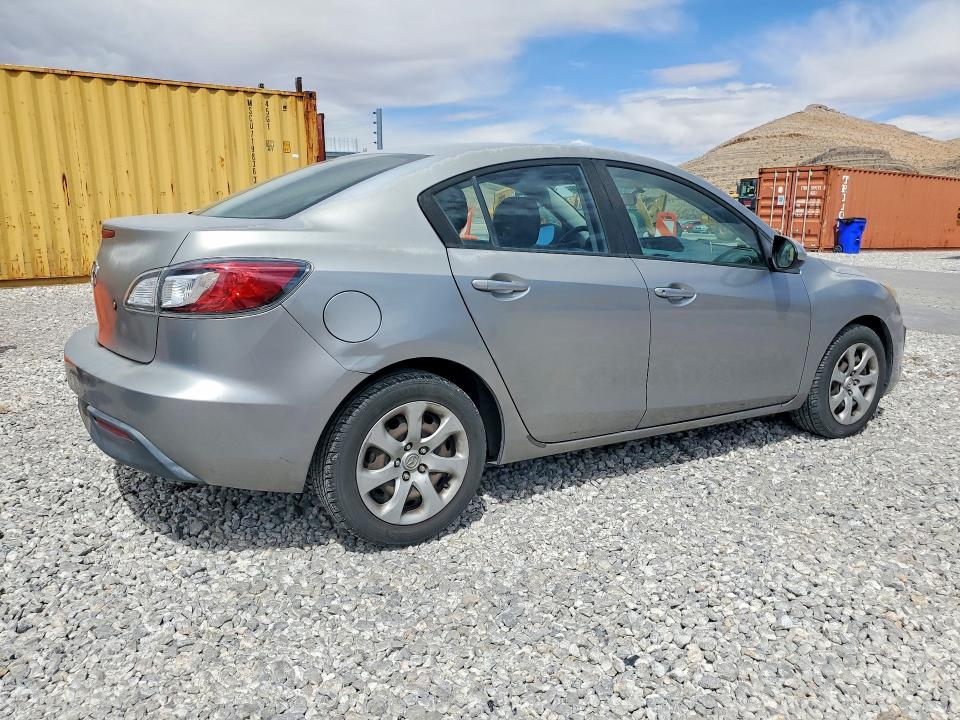 50941746 :رقم المزاد ، JM1BL1UF9B1496126 vin ، 2011 Mazda 3 مزاد بيع